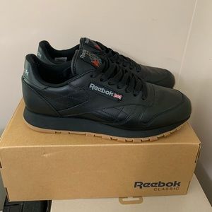 Reebok Classic Leather Shoes (Like New)